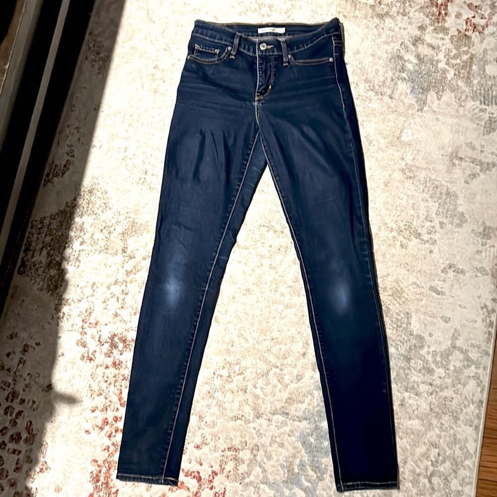 Levi’s 311 Shaping Skinny Jean